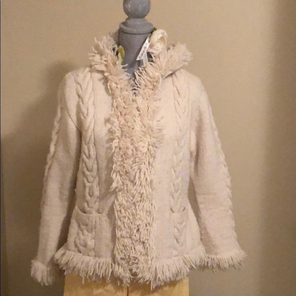 Zipped sweater made from 100% sheep wool